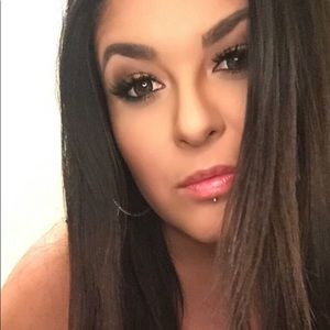 Meet your Posher, Melissa